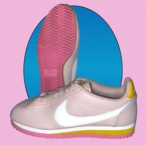 WMNS NIKE CLASSIC CORTEZ LEATHER FOSSIL STONE BROWN-WHITE SZ  US 6
